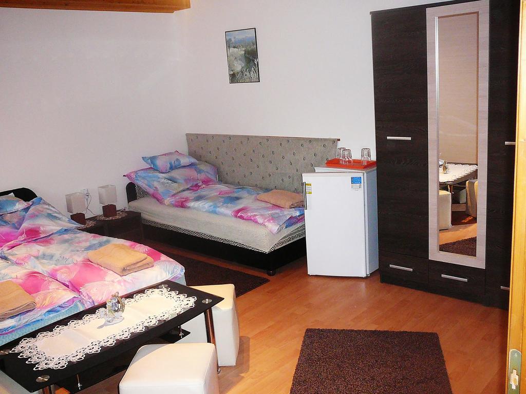 Szerencsecsillag Vendeghaz Hotell Kiskoros Exteriör bild