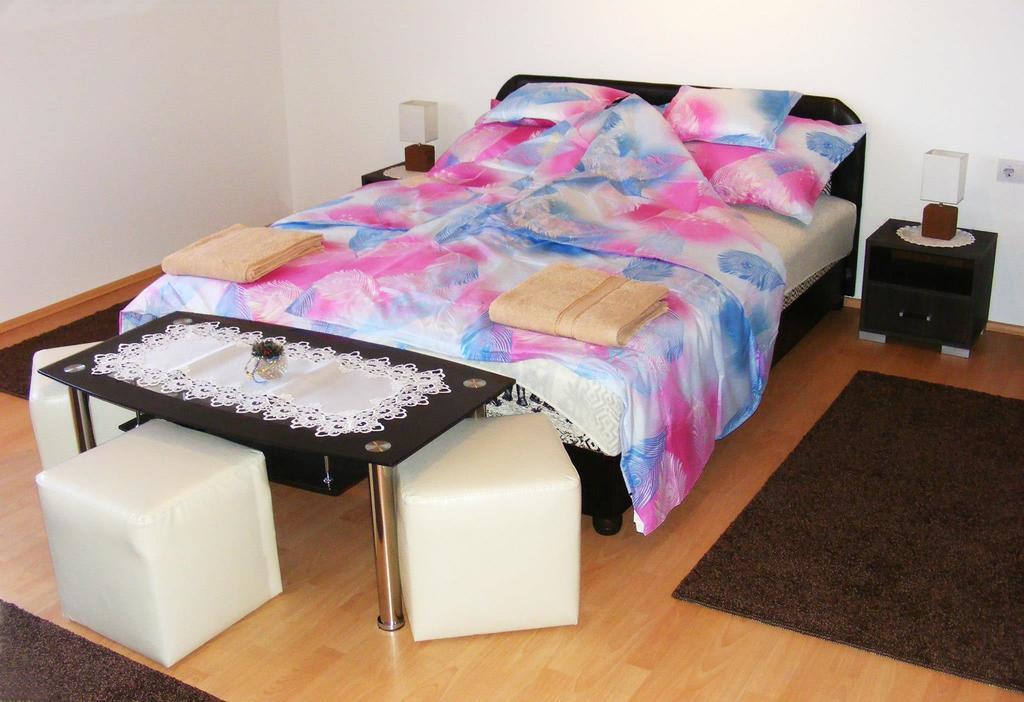 Szerencsecsillag Vendeghaz Hotell Kiskoros Exteriör bild