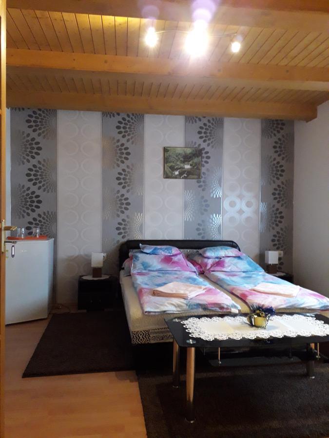 Szerencsecsillag Vendeghaz Hotell Kiskoros Exteriör bild